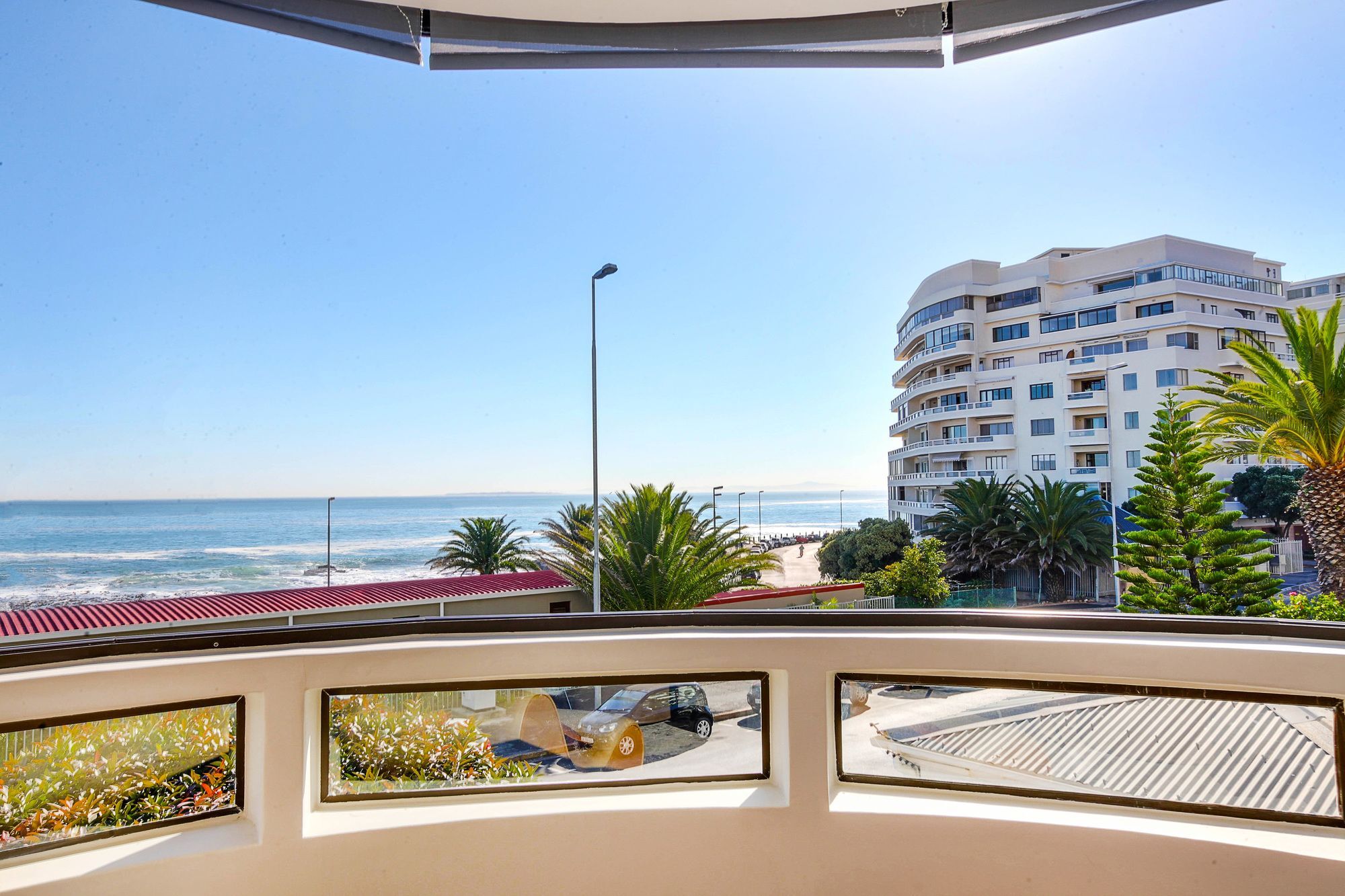 Backup Powered Sea View Apartment On The Promenade Кейптаун Екстериор снимка